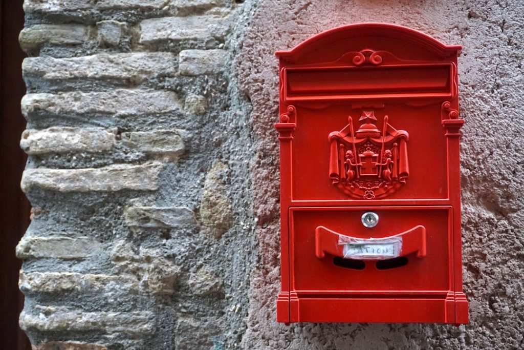 Wall mount mailboxes